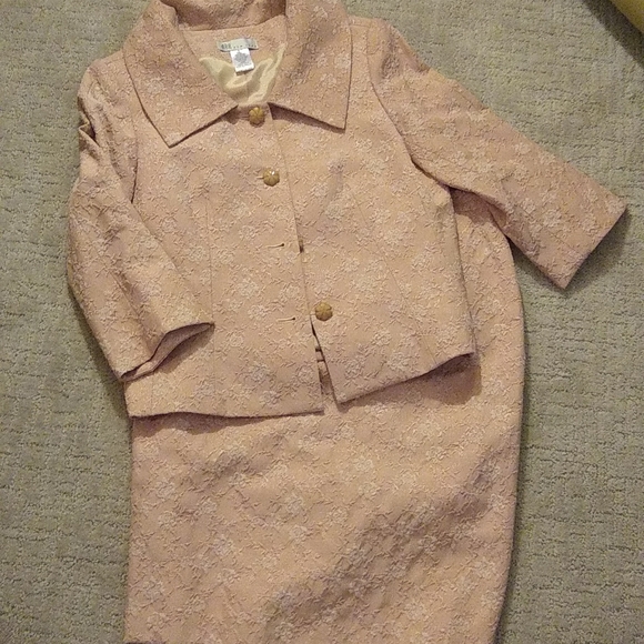 Evening suit - Picture 2 of 8